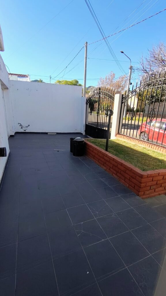 ALQUILER | 3er rotonda $750.000 image 2